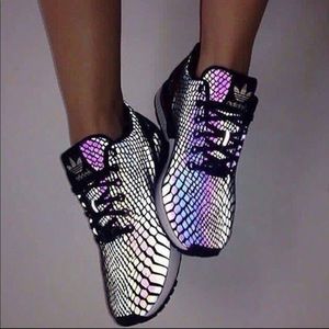 Adidas chameleon size 7 ladies